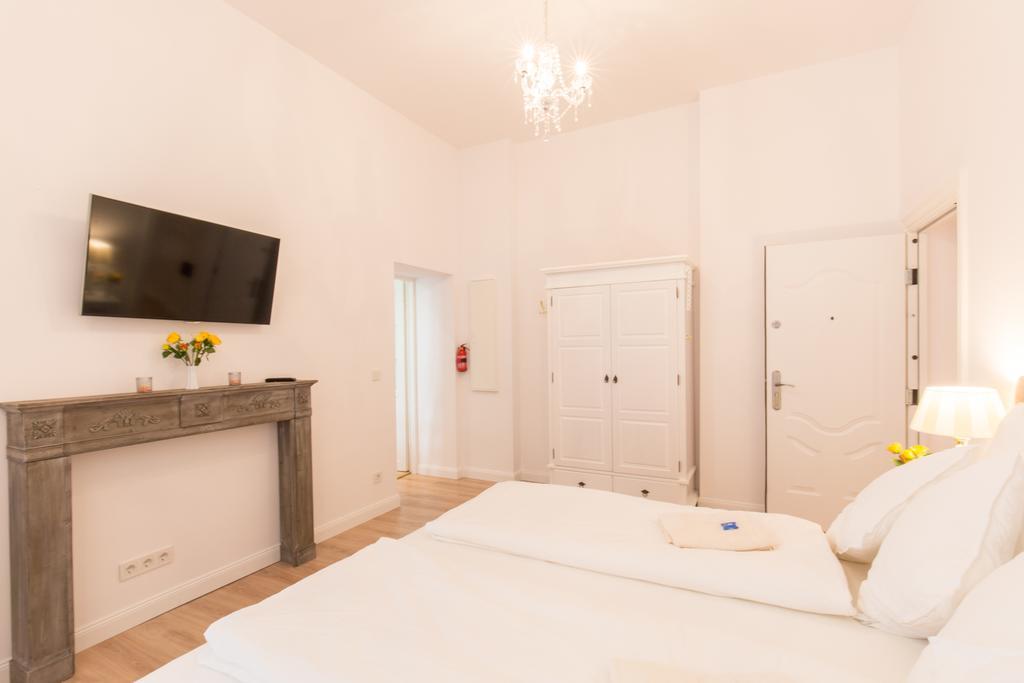 Fritz By Rockchair Apartments L Superhost Status L 3 Bedrooms Boxspringbeds 2 Bathrooms 2 Kitchen - Cozy Family & Business Flair Welcomes You! Berlijn Buitenkant foto
