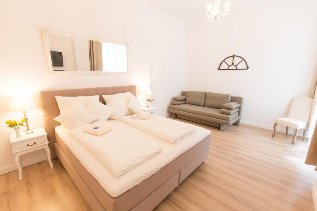 Fritz By Rockchair Apartments L Superhost Status L 3 Bedrooms Boxspringbeds 2 Bathrooms 2 Kitchen - Cozy Family & Business Flair Welcomes You! Berlijn Buitenkant foto