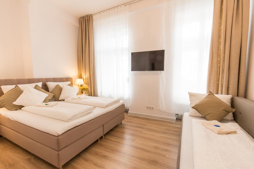 Fritz By Rockchair Apartments L Superhost Status L 3 Bedrooms Boxspringbeds 2 Bathrooms 2 Kitchen - Cozy Family & Business Flair Welcomes You! Berlijn Buitenkant foto